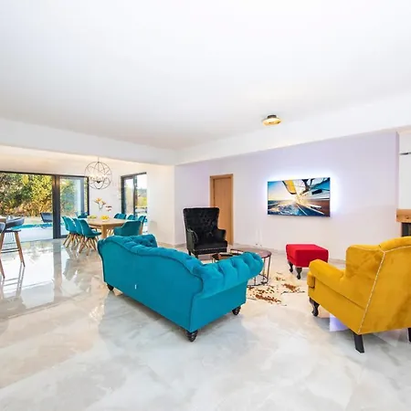 Vila Petraca Sleeps 12 With Pool Air Con And Wifi Mlini